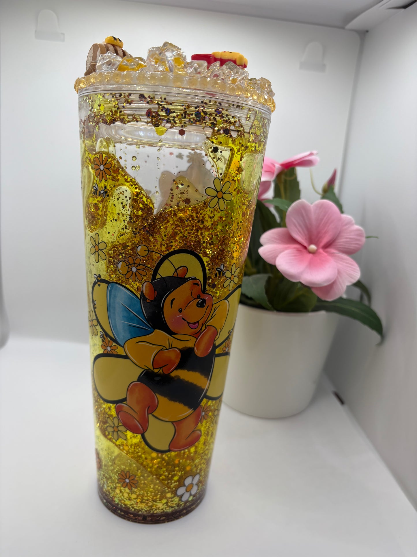 24oz Winnie the Pooh Glitter Honey Drip Snowglobe