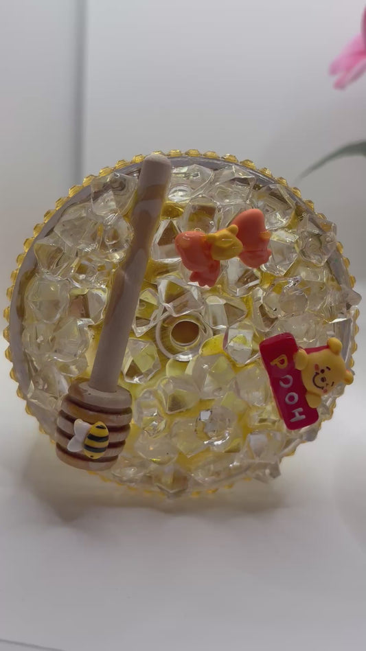 24oz Winnie the Pooh Glitter Honey Drip Snowglobe